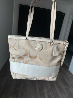 2012 COACH Signature 'C' Jacquard Tote Bag EUC